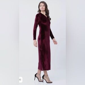 Women's Velvet Long Sleeve Maxi Dress - Burgundy